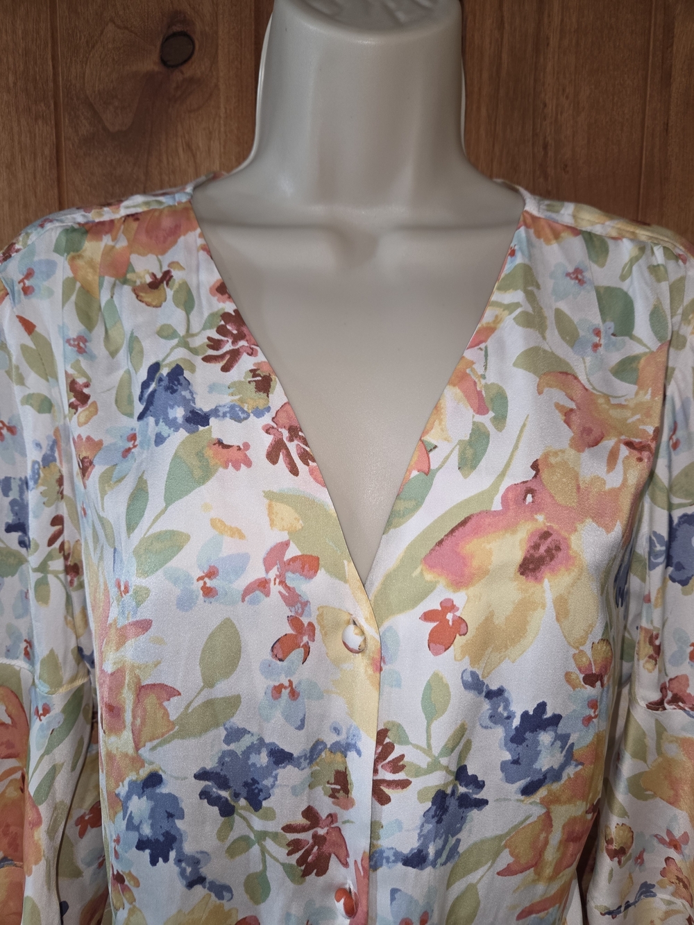 LC Lauren Conrad White Floral Tie-Front V-Neck Blouse - Picture 2 of 9